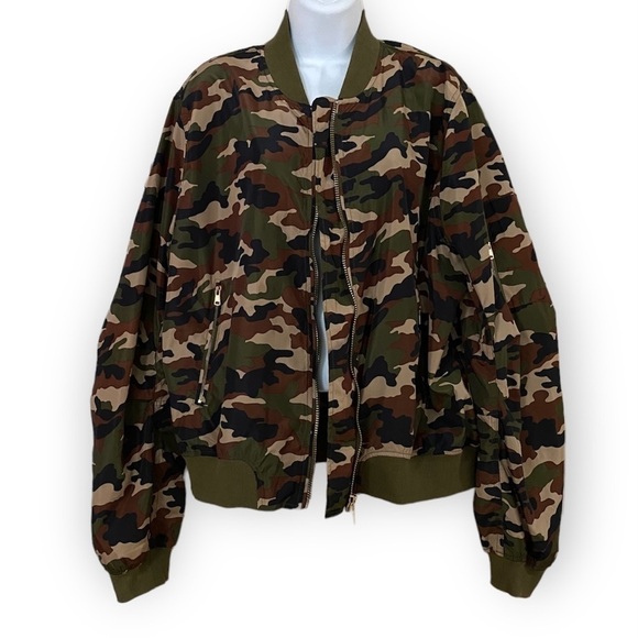 Lightweight Camo Nylon Bomber Jacket Woman Size 1X - Picture 1 of 15